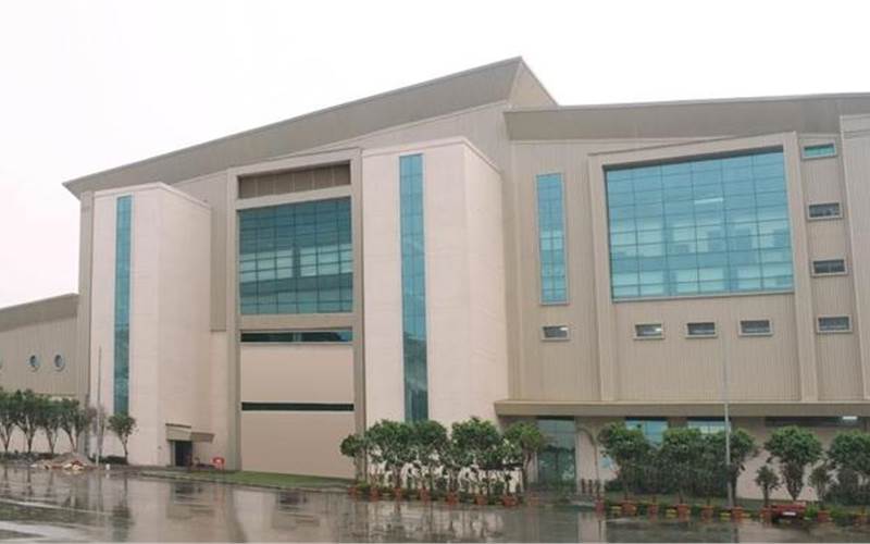 Located in Greater Noida, the Burda Druck India book factory is going flat out 24x7. The mantra is: Competitive pricing, quality of printing and meeting delivery timeliness with strict schedules