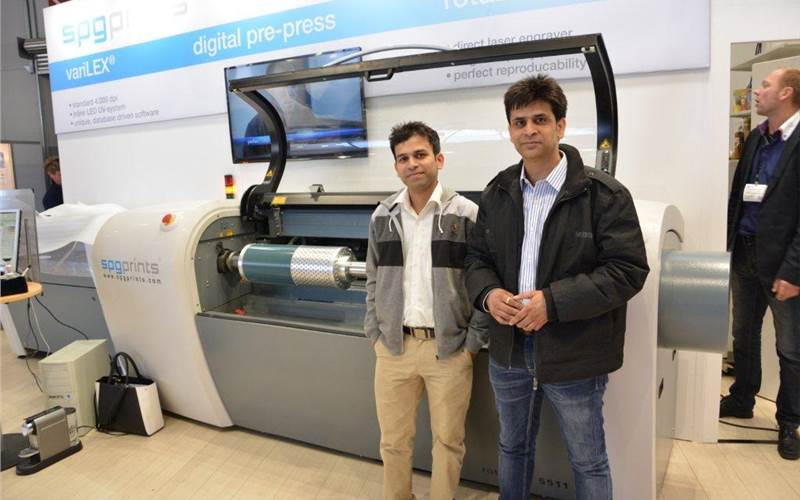Spgprint India team with Rotalen, a single-step laser process – simply engrave the desired design and rinse. Expect one to be installed in India in the near future
