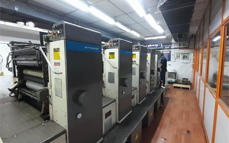 In 2008, national and regional brands started to care much-more about packaging. And so, Team Yarbal invested in a five-colour Mitsubishi press in 2010