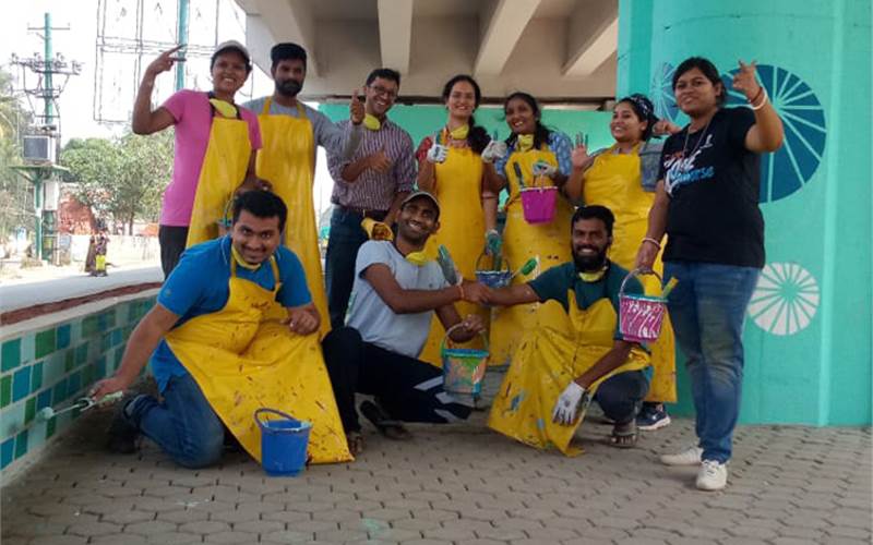 Picture Gallery: Ugly Indian making Bengaluru streets beautiful